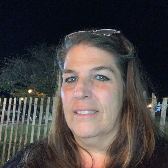 Meet your Posher, Cheryl - Picture 1 of 1